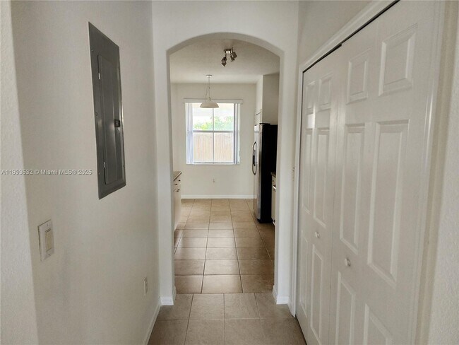 Building Photo - 10831 SW 240 Ln