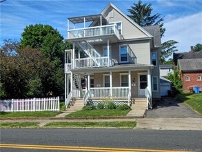 Building Photo - 38 Oak Ave