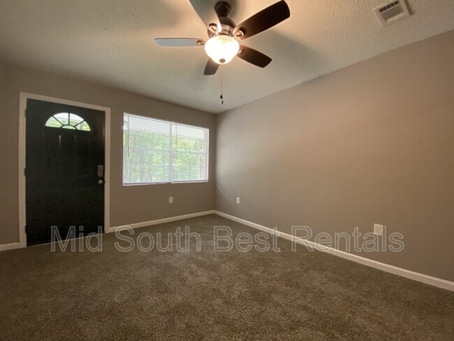 Foto del edificio - 5015 Ballinger Rd