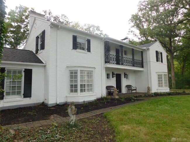 Foto del edificio - 2401 Signal Hill Rd