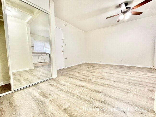 Building Photo - 614 Hauser Blvd