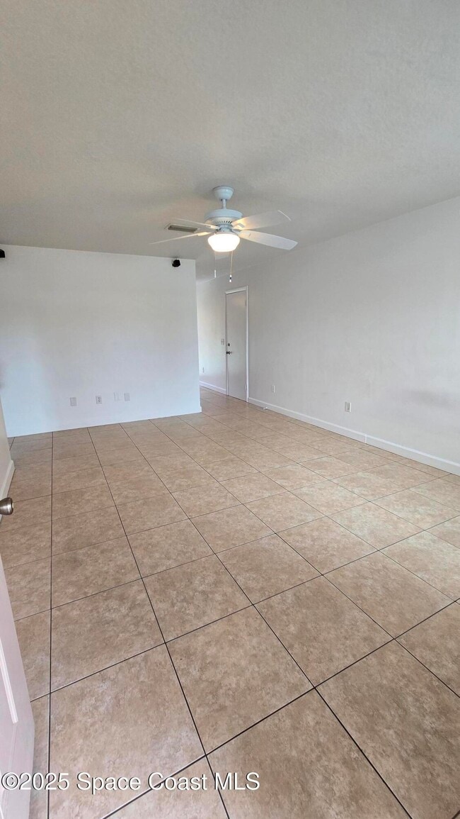 Building Photo - 535 Lee Ave