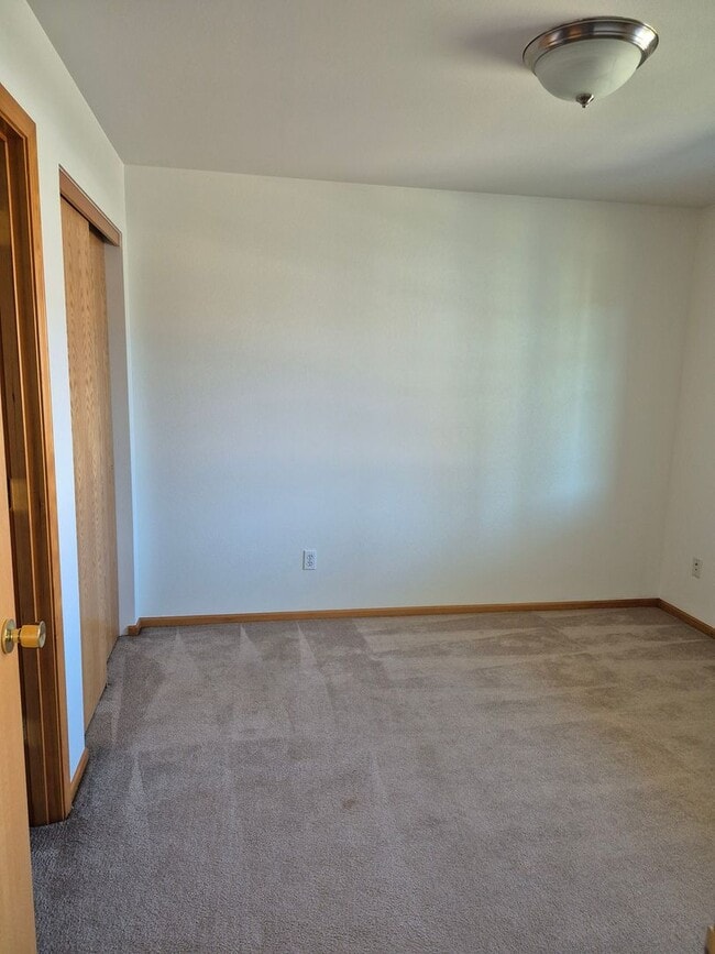 Building Photo - 5672 Correll Dr