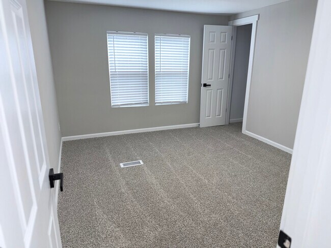 Foto del edificio - 4994 Esther Bandy Rd