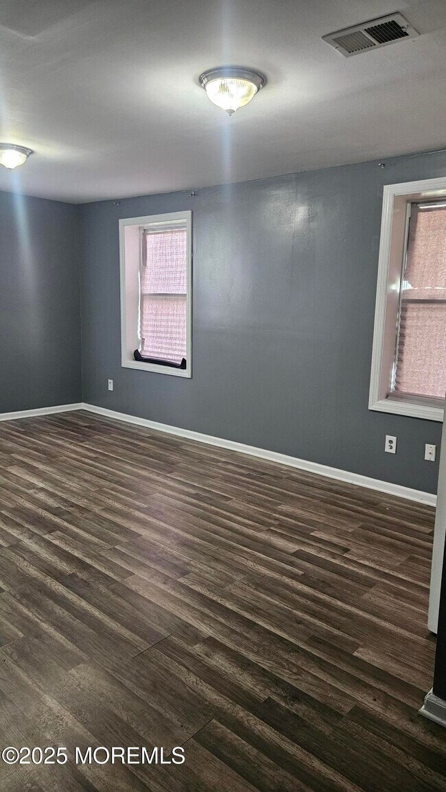 Foto del edificio - 1213 7th Ave