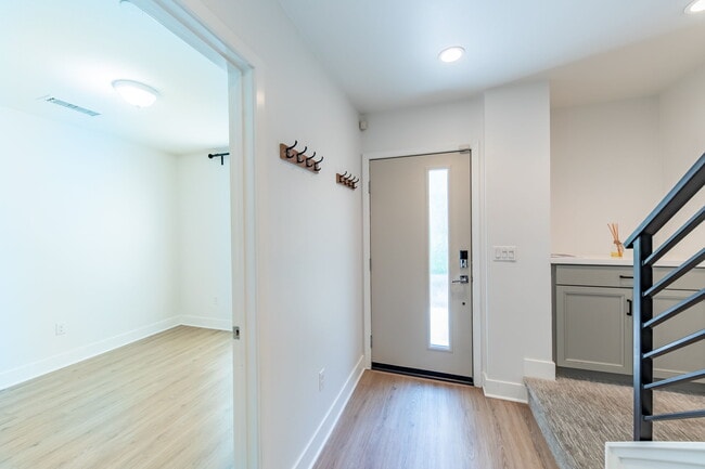 Foto del edificio - 10736 Bloomfield St