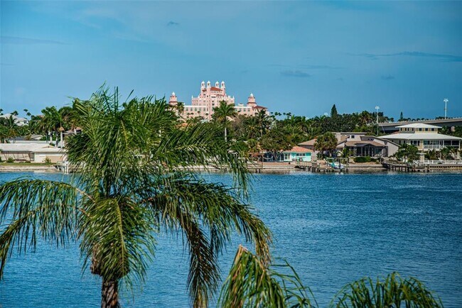 Foto del edificio - 6081 Bahia Del Mar Cir N