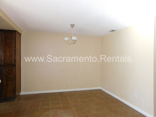 Building Photo - 2 br, 2.5 bath House - 6348 Slippery Creek...