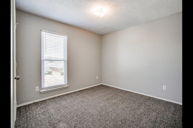 Foto del edificio - 624 Canyon Pl