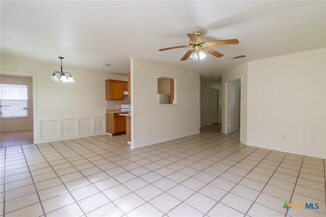 Building Photo - 1203 Fox Creek Dr