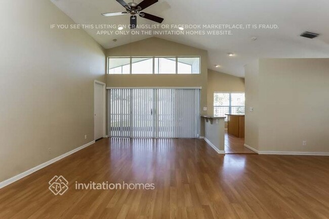 Building Photo - 1369 Fairfax Cir E