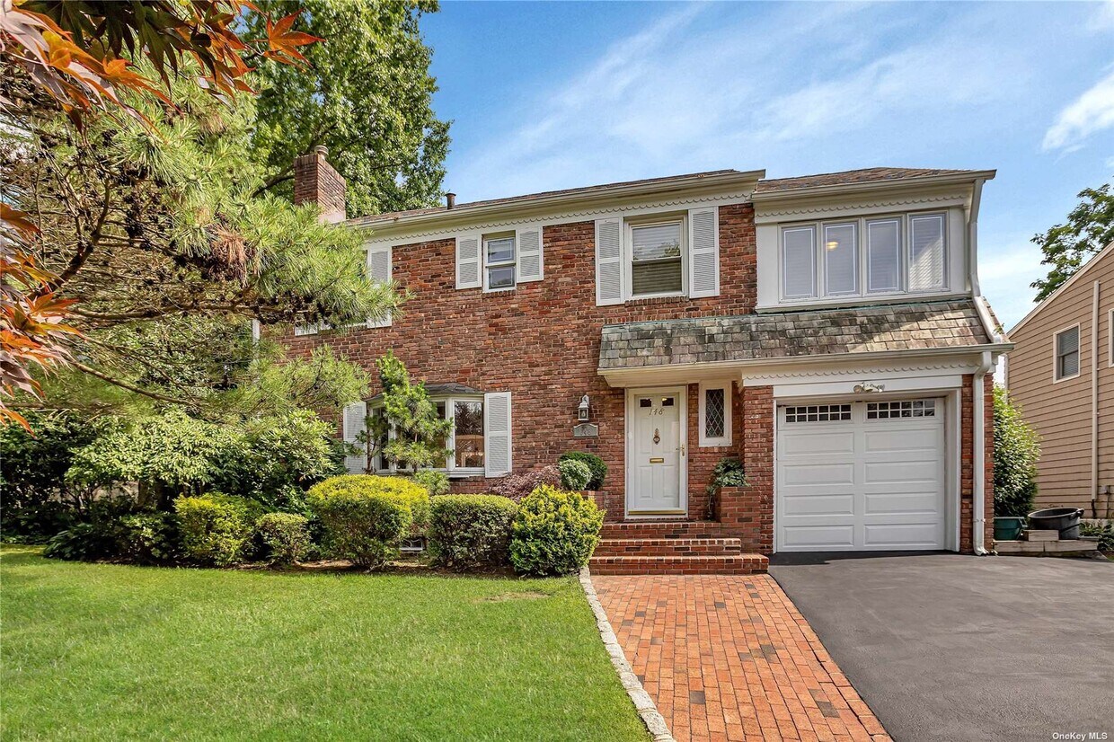 Primary Photo - 148 Shoreview Rd