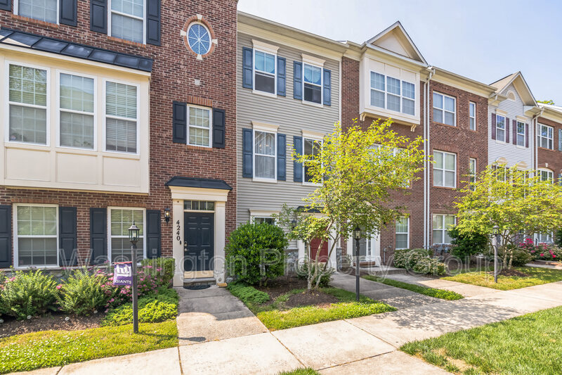 Primary Photo - 4238 Potomac Highlands Cir