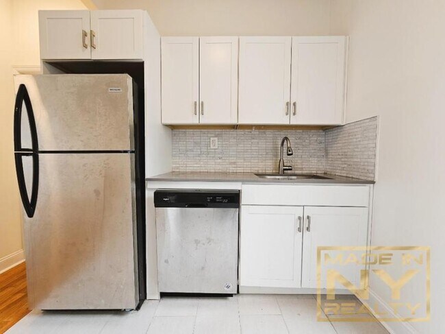 Building Photo - 1 bedroom in ASTORIA NY 11103