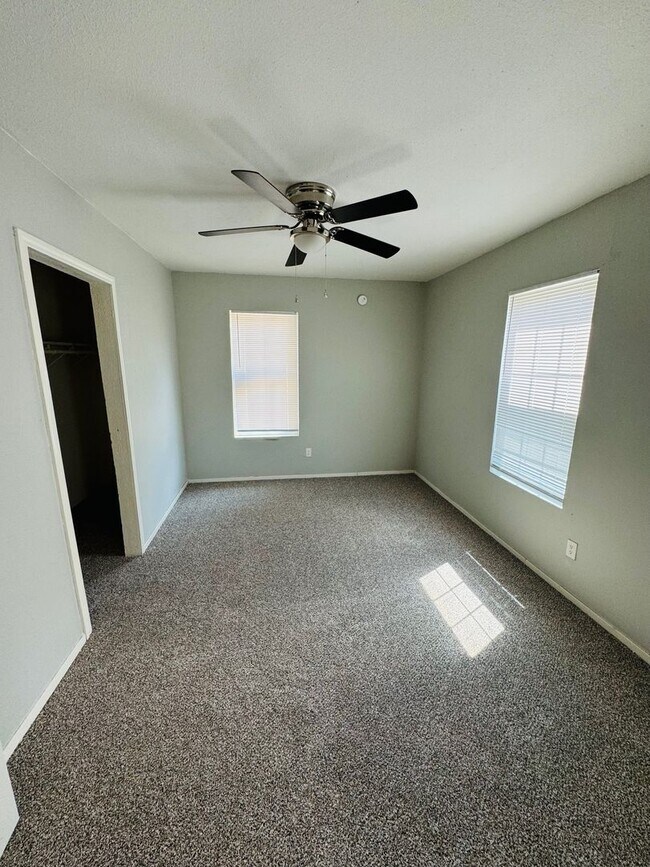 Building Photo - Quiet Updated Home in Beverly Hills