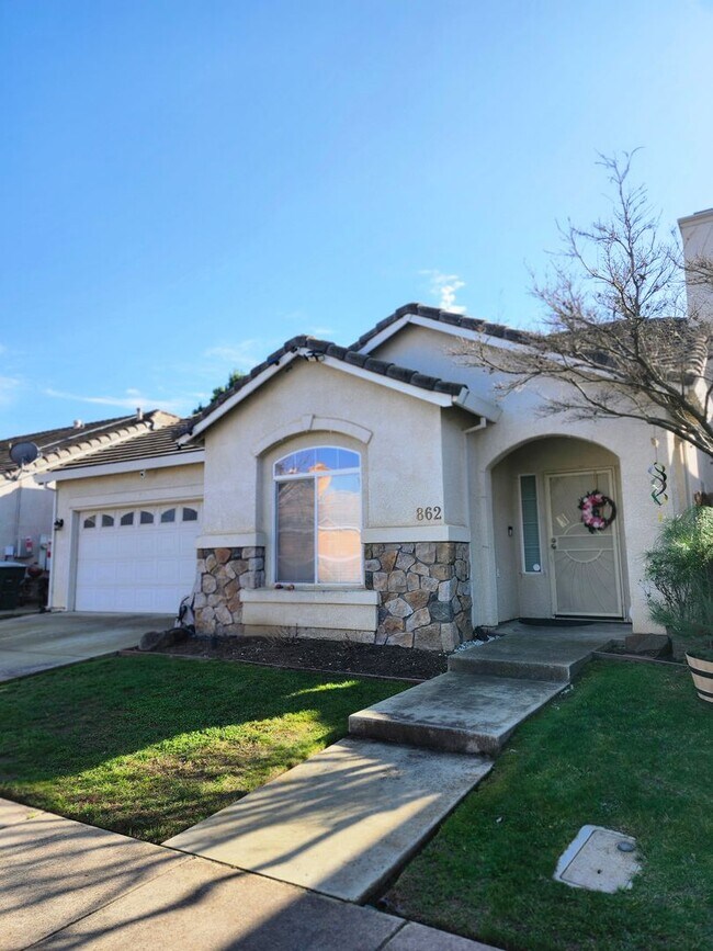 Foto del edificio - Beautiful Yuba City home located in a cul-de-sac