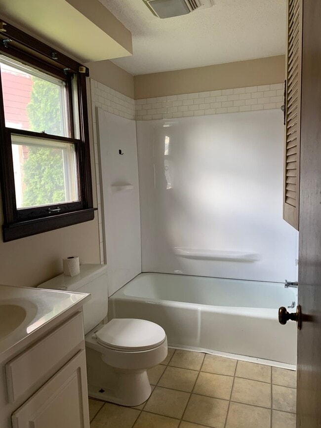 Building Photo - Coe St Apartments.