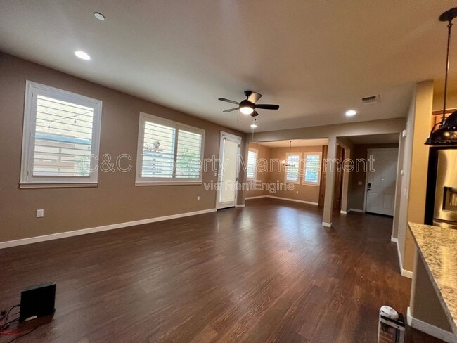 Foto del edificio - 17031 Morgan St