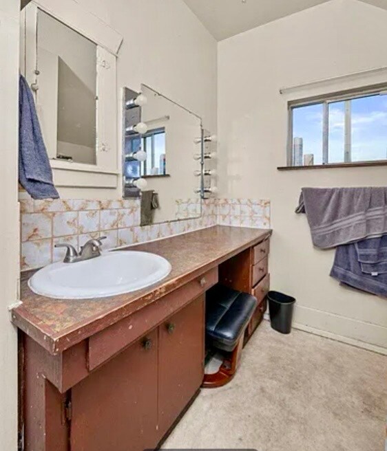 Foto del edificio - 1707 W Mansfield Ave