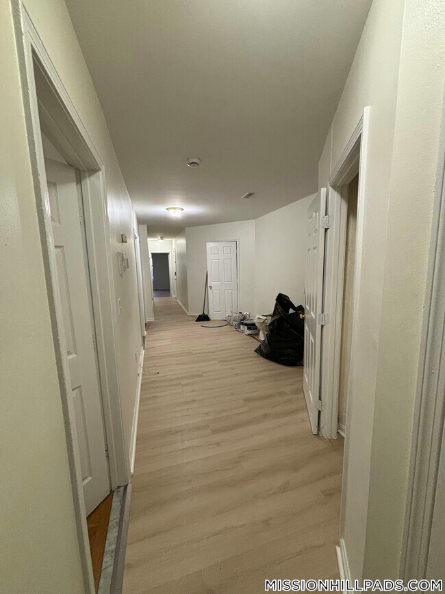 Building Photo - 1460 Tremont St