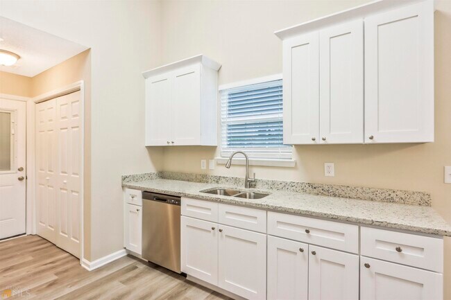 Building Photo - 185 Stone Ridge Way