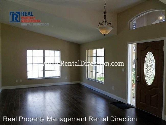 Building Photo - 11460 Waterford Village Ct