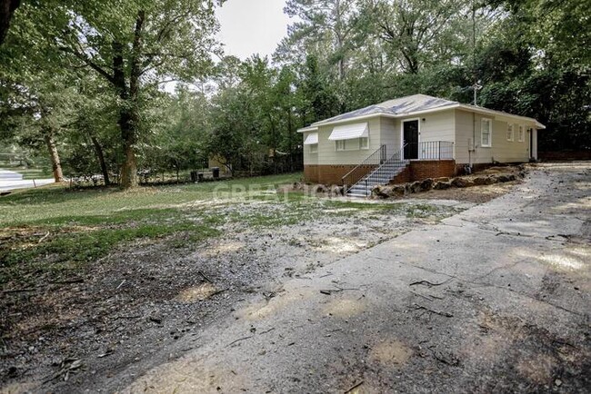 Foto del edificio - REDUCED! - NOW OFFERING HALF OFF FIRST FUL...