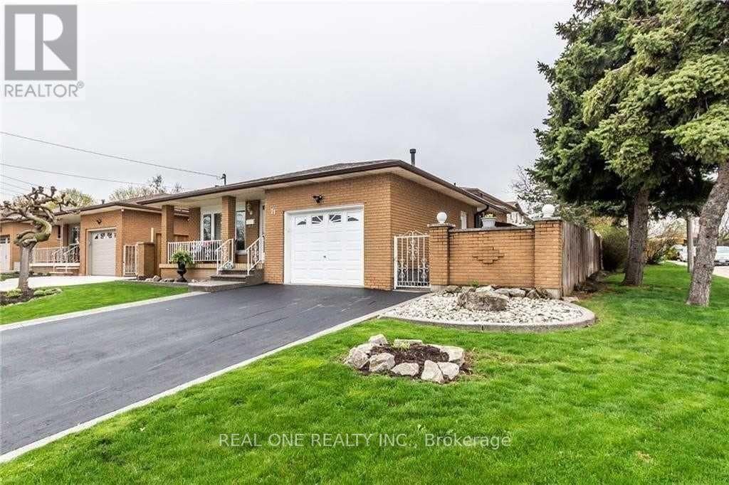 Primary Photo - 71 Morgan Rd