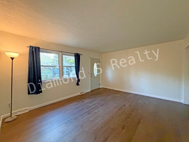Foto del edificio - Spacious 3 Bedroom Home in South Springfield!