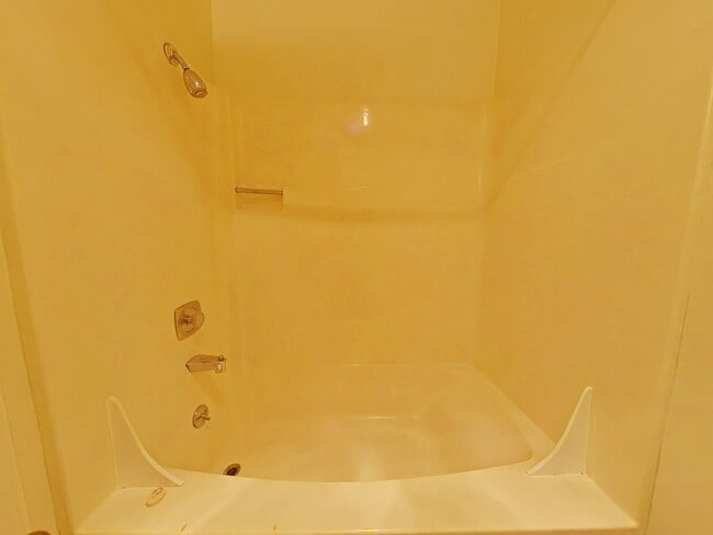 Building Photo - 1 Bedroom Studio ~ Albany