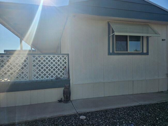 Building Photo - 2 bed/2 bath Manufactured Home in Desirabl...