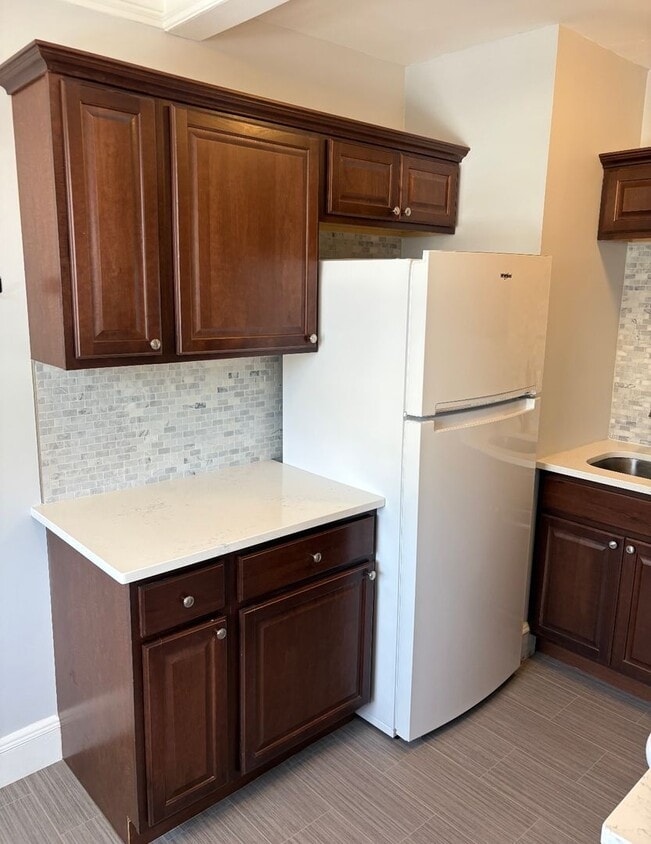 Primary Photo - WAYLAND SQUARE REALTY (218)