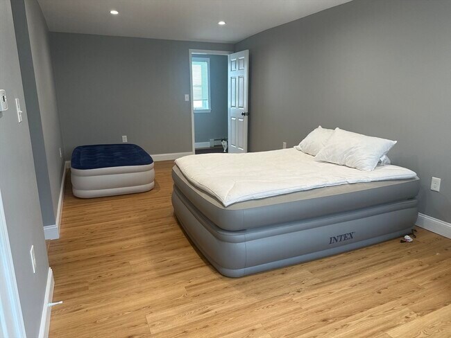 Foto del edificio - 243 W Selden St