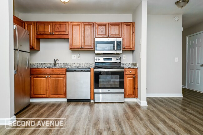 Building Photo - 2370 Iron Horse Dr