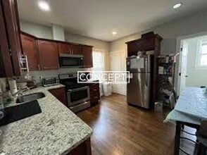 Building Photo - 45 Beech Glen St