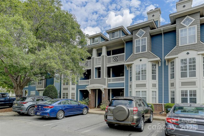 Foto del edificio - 501 Olmsted Park Pl