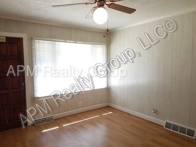 Building Photo - Charming West Columbia Home