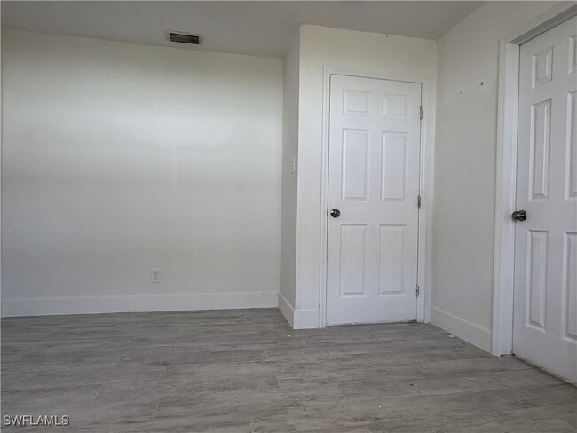 Building Photo - 9765-9767 Montana Ct