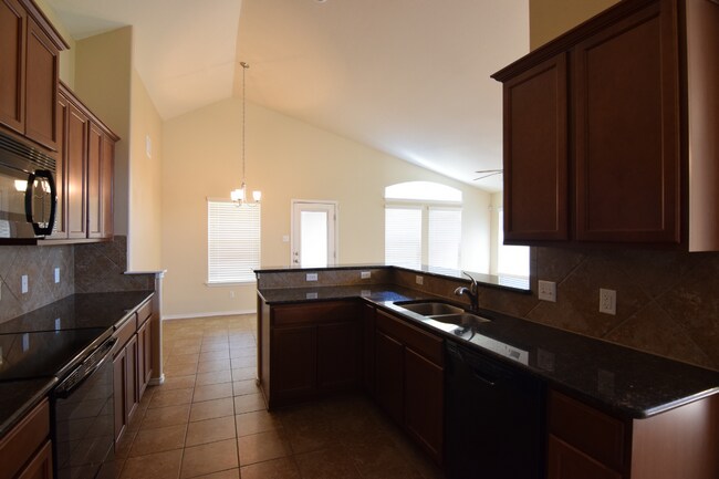Foto del edificio - 1203 Fawn Lily Dr
