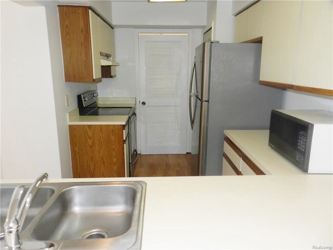 Foto del edificio - 1560 Meadowside Dr