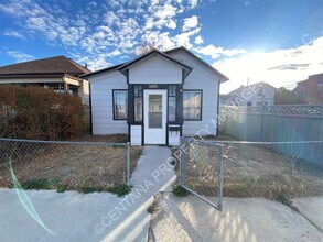 Building Photo - 1426 S Warren Ave