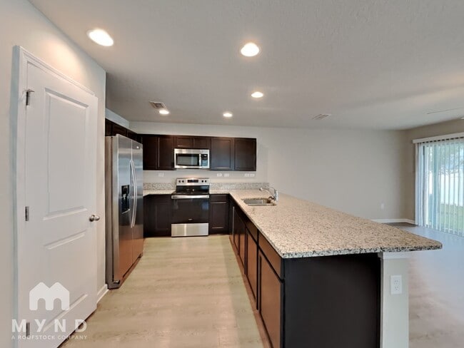 Foto del edificio - 12716 Camden Rd