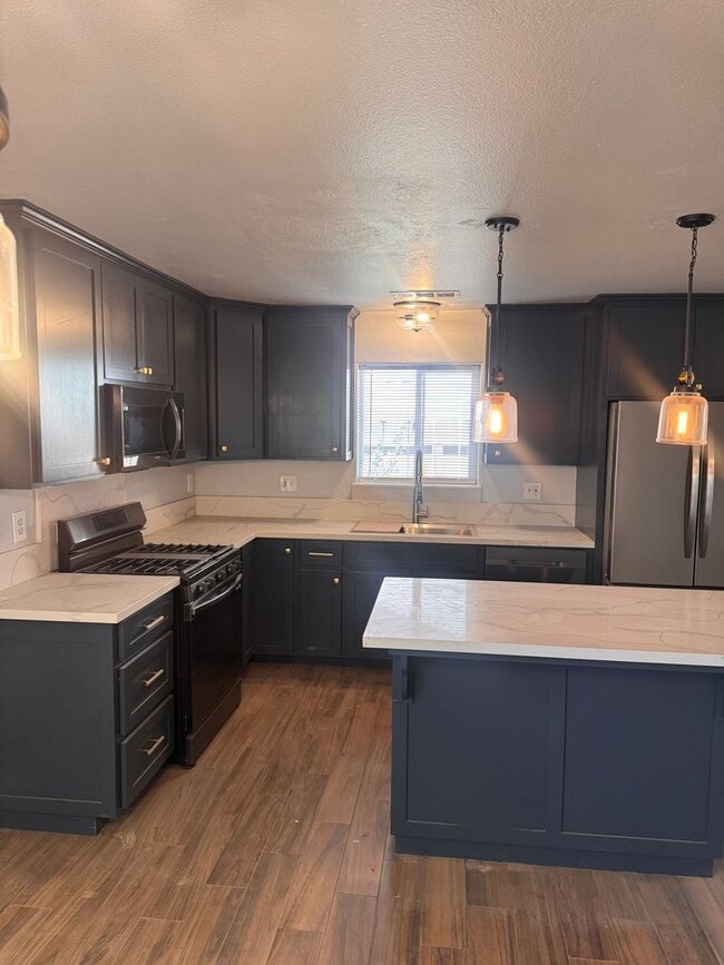 Building Photo - Newly Remolded 3 Bedroom, 2 Bath Home