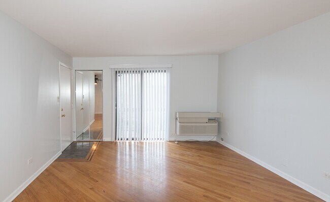 Foto del edificio - 2241 W Nichols Rd