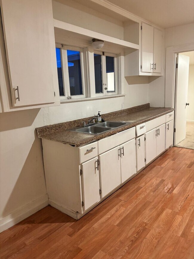 Foto del edificio - 615 Central