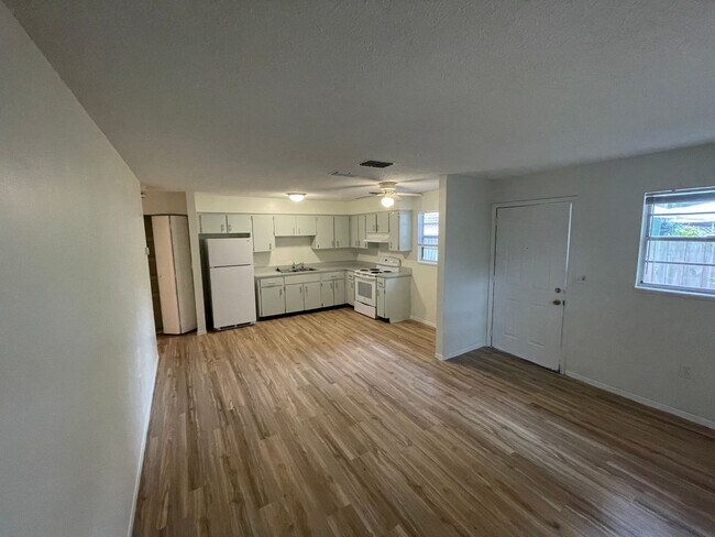 Foto del edificio - 5602 Montana Ave