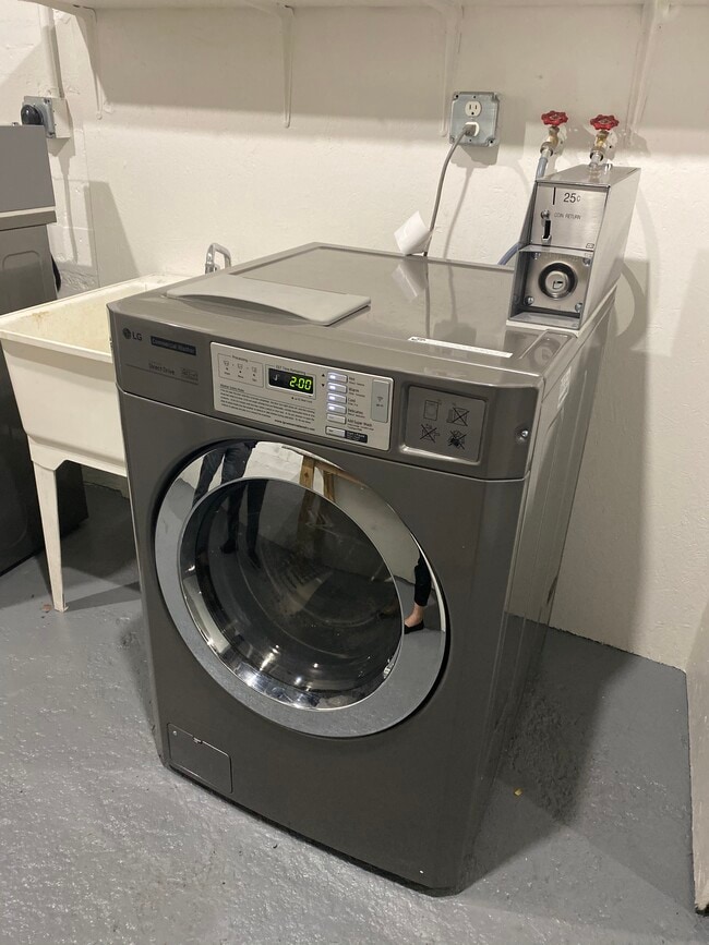 Foto del edificio - 2050 Robin St