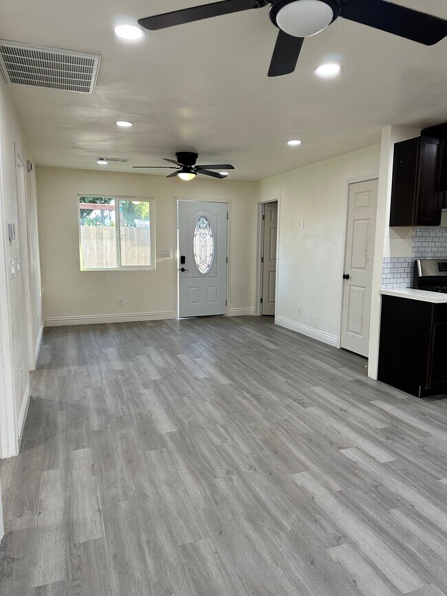 Foto del edificio - 276 N Cottage St