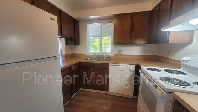 Foto del edificio - 146 NE Atkinson Ct
