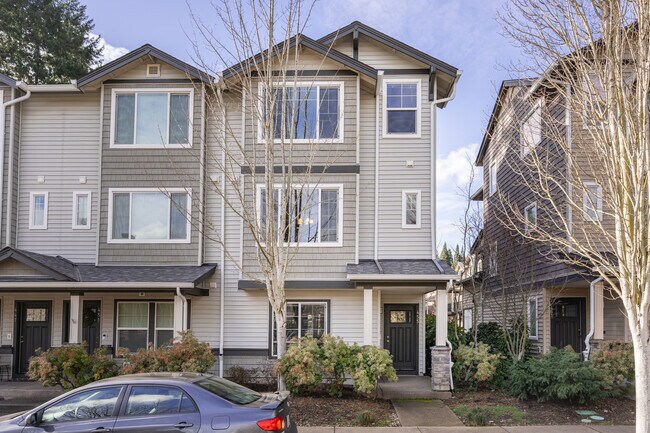 Building Photo - 455 NW Edgeway Dr